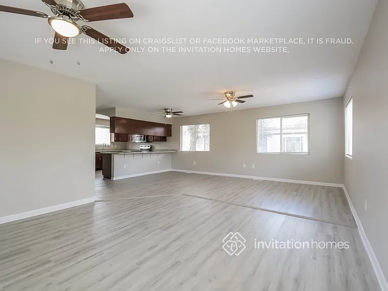 1850 W Mosier Pl — Photo 4