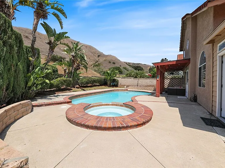 23205 Azela Cir — Photo 37