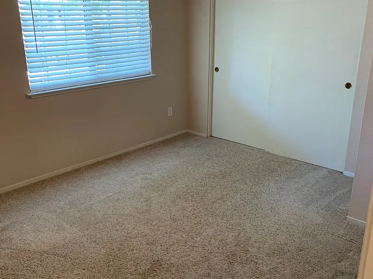 584 Ariel Ct — Photo 2
