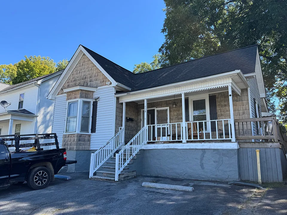 113 W Walnut St #1