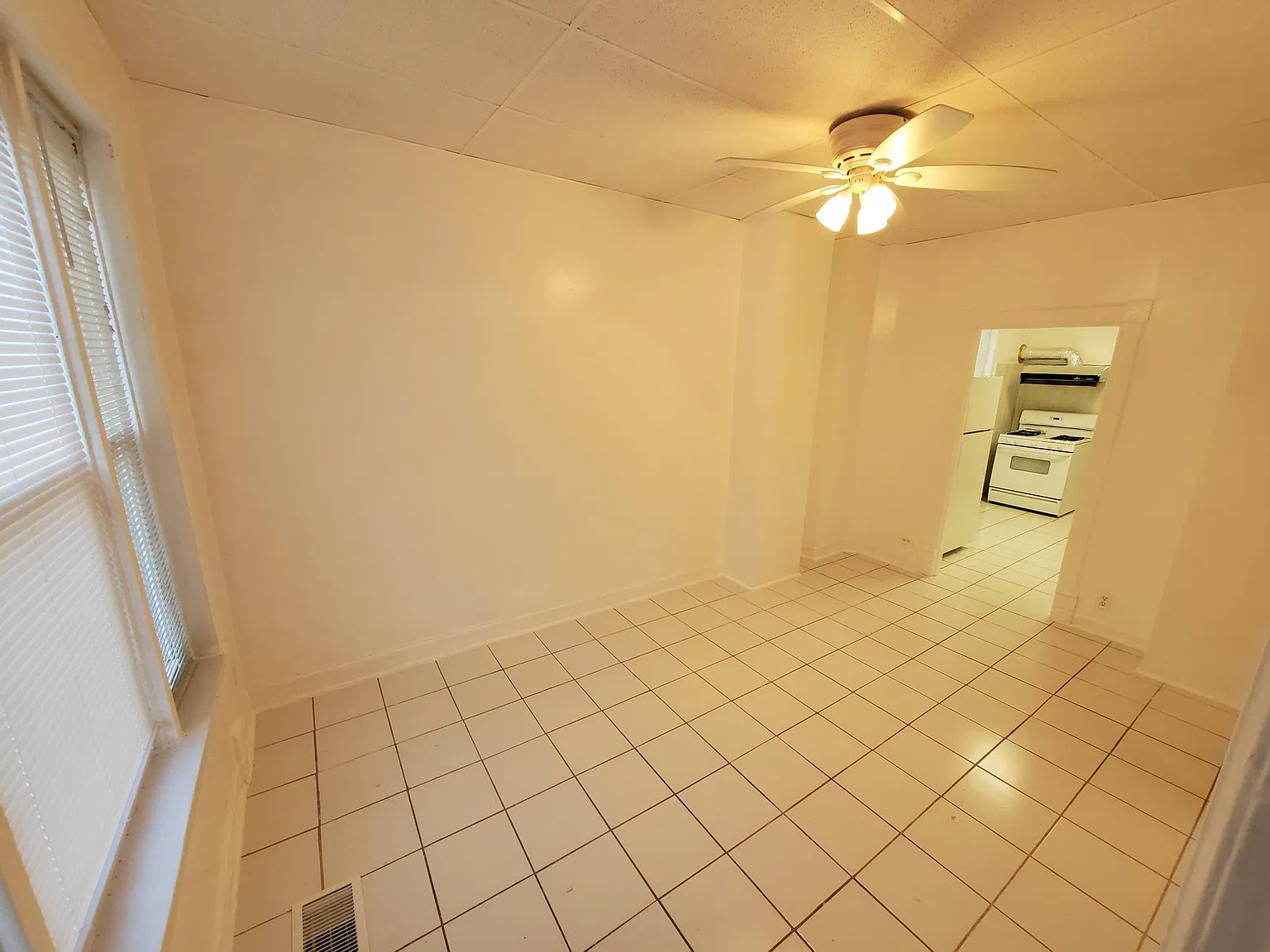 2 bed, 9999 sqft, $1,430 — Photo 2