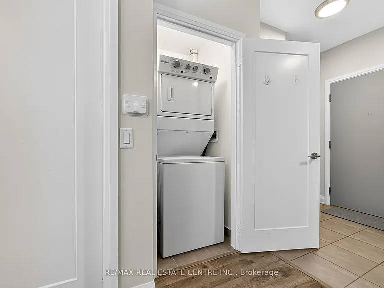 16 Concord Pl #402 — Photo 22