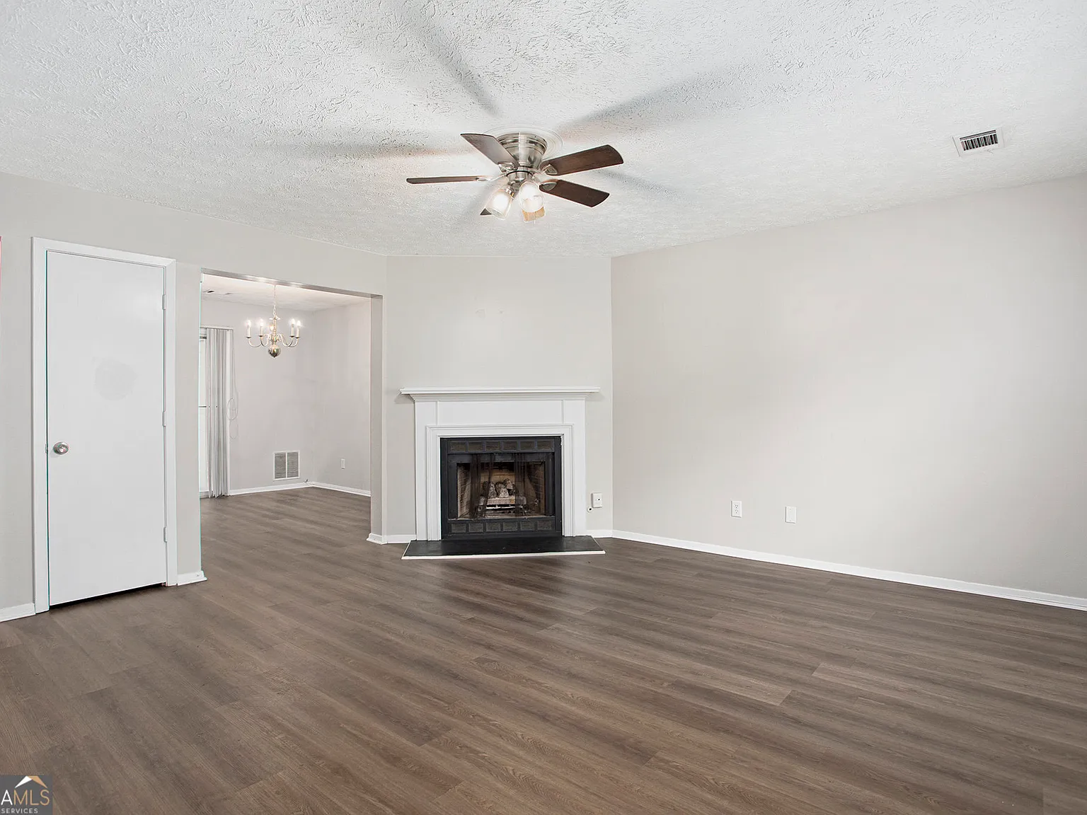 2 bed, 2.5 bath, 1160 sqft, $1,345 — Photo 3