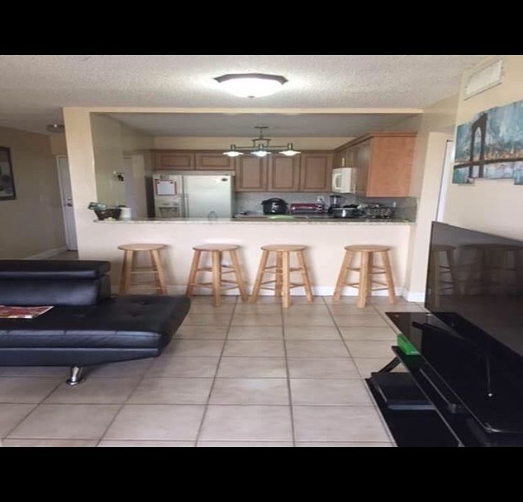 2nd image of 8075 NW 7th St APT 520