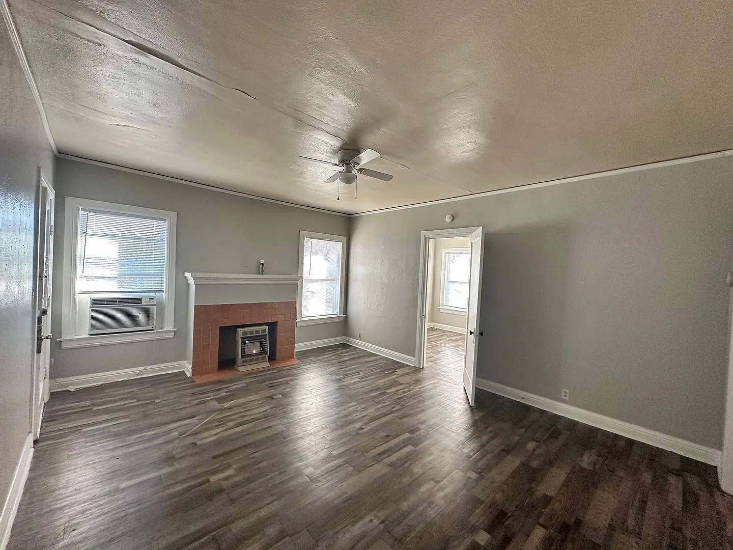 216 West Oak Avenue — Photo 3