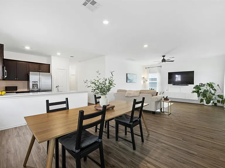 221 Barbary Coast Ln — Photo 6