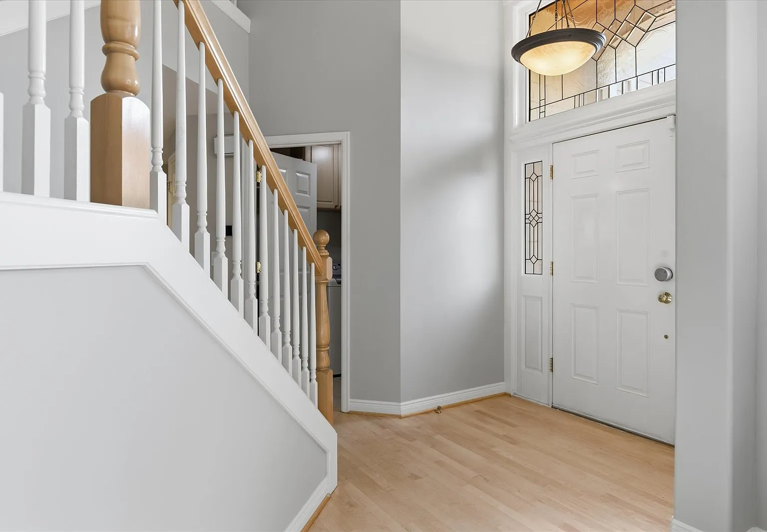 5 bed, 2365 sqft, $4,100 — Photo 4