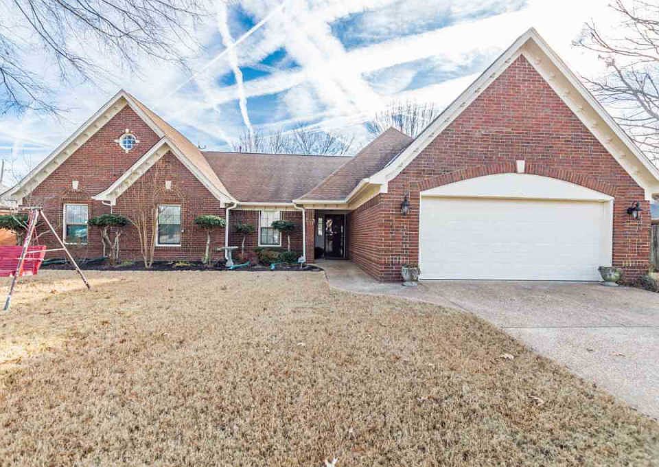 1st image of 738 Cairn Creek Dr