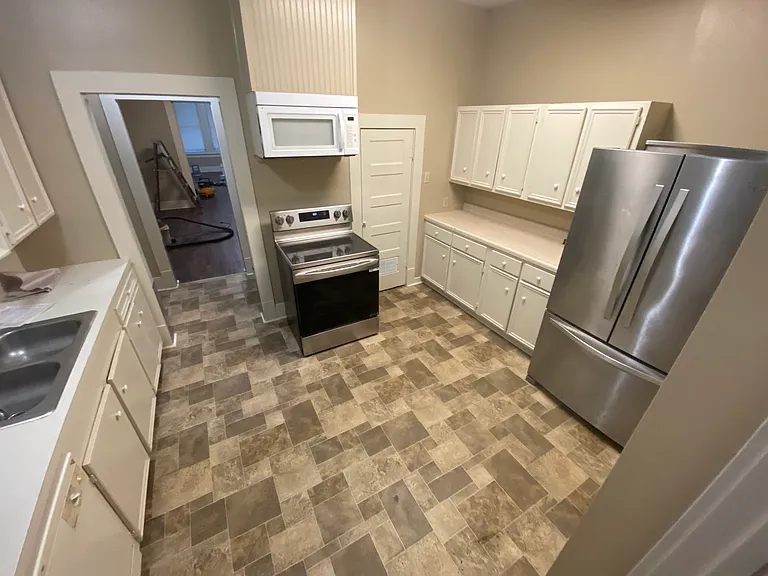 836 Live Oak St — Photo 3