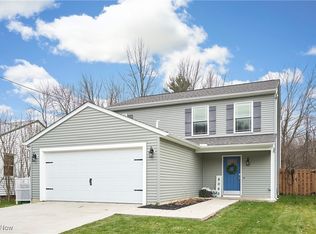 8060 Charlesderry Rd, Kirtland, OH 44094