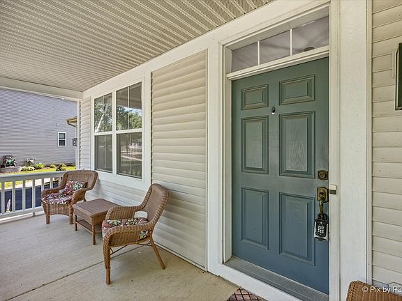 5th image of 218 Foxford Dr