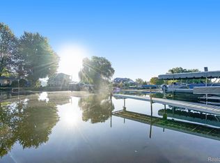 11109 Wynns Rd, Pinckney, MI 48169