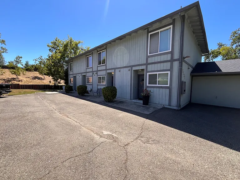 1121 Kottinger Dr #2 — Photo 2