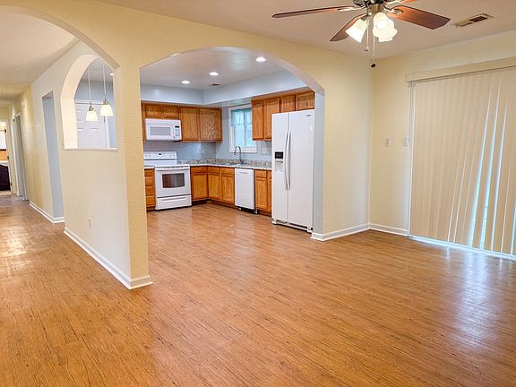 3rd image of 4068 Barkleaf Dr