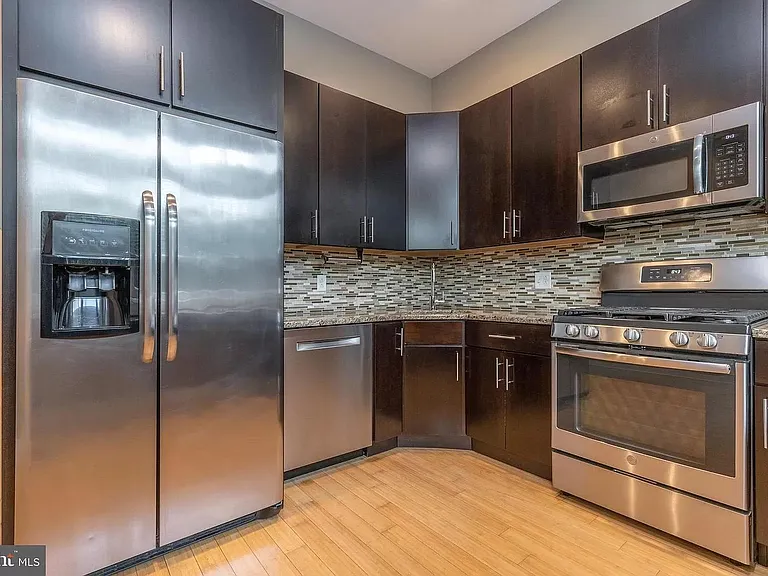 1116 N Hope St — Photo 7