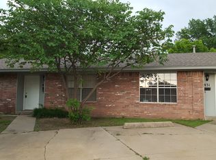 831 Russell Cir, Norman, OK 73071