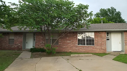 831 Russell Cir Photo 1