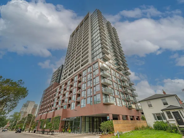 28 Ann St #208, Mississauga, ON L5G 3G1
