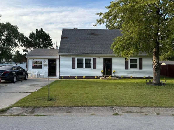 2158 S Fairfield Dr, Marion, IN 46953