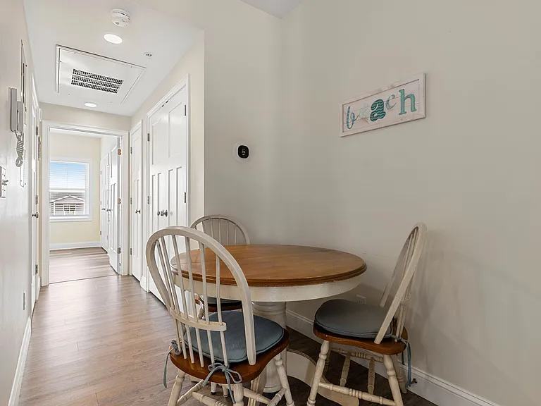 128 Ashworth Ave #309 — Photo 30