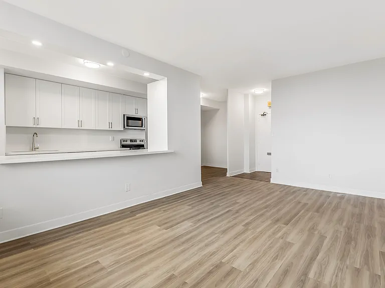 20 Graydon Hall Dr — Photo 28