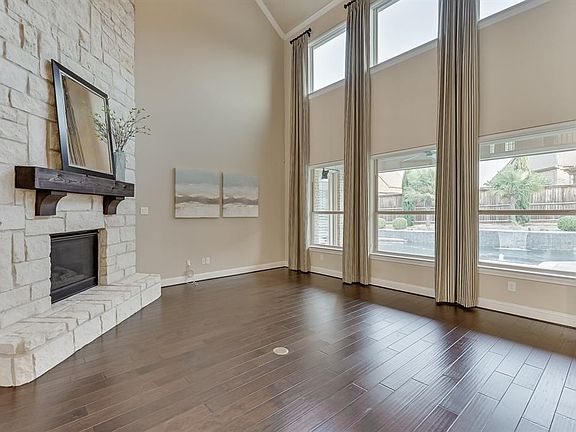 4th image of 2806 Annandale Dr