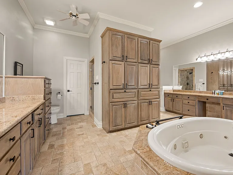 208 Highpoint Cir — Photo 7