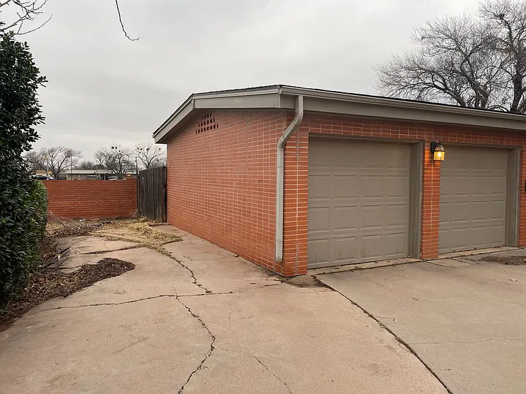 4302 S 7th St — Photo 24