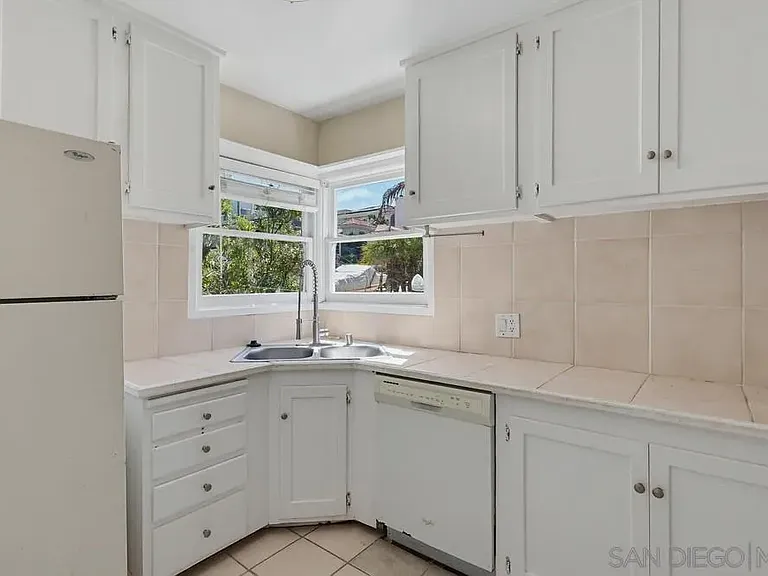 3328 Harbor View Dr — Photo 13