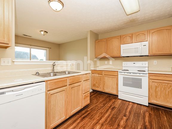 4th image of 1022 Meadowsweet Dr