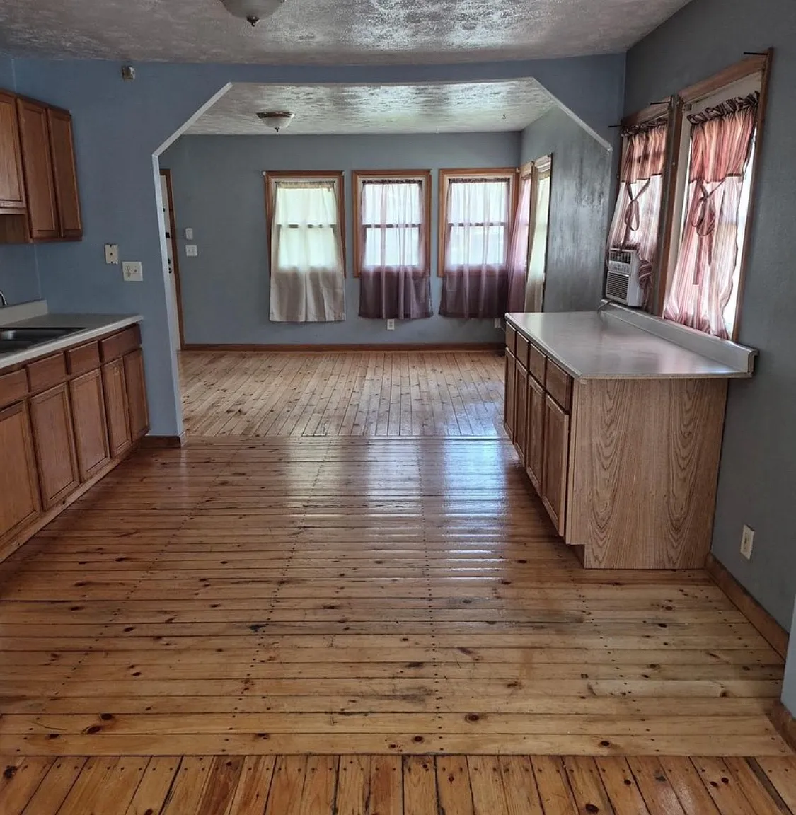 2 bed, 1190 sqft, $1,325 — Photo 2