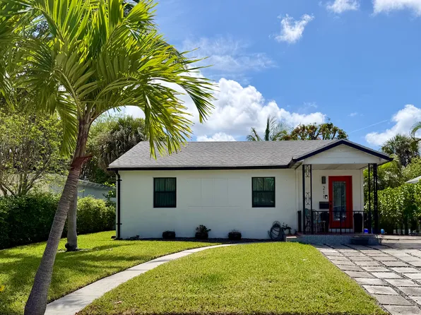 211 Princeton Dr, Lake Worth, FL 33460