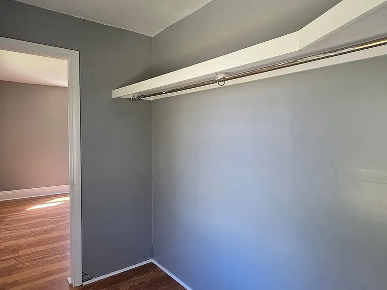 430 E Bremer — Photo 17