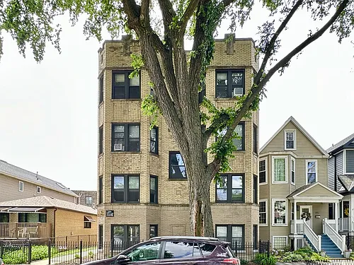 1911 W Larchmont Ave #B2 Photo 1