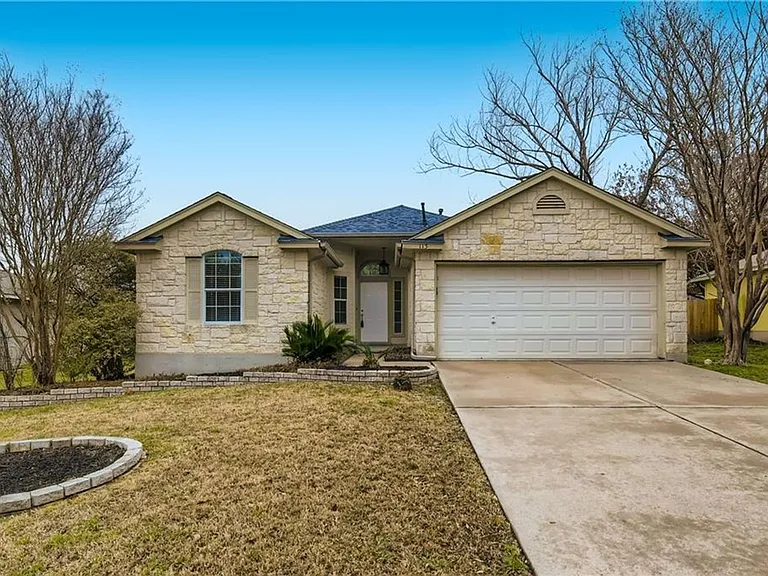113 Cassandra Dr — Photo 1