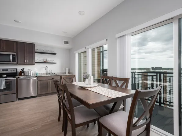 Residence at Discovery Square - 511 3rd Avenue Southwest