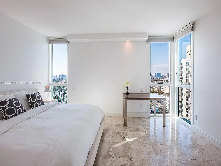1500 Ocean Dr #Penthouse 10 — Photo 11