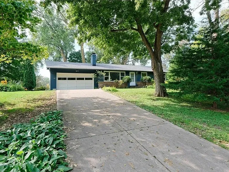 148 Ridgeview Ln E — Photo 1