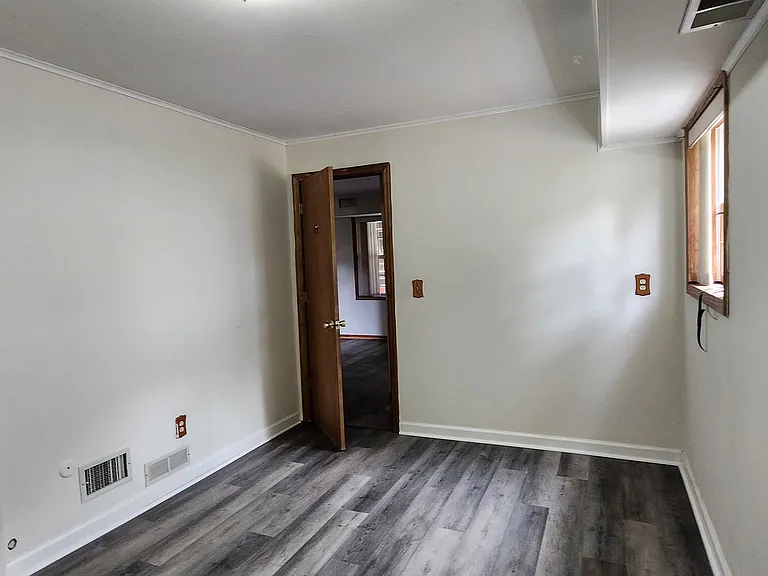 209 Green Acres Rd — Photo 7
