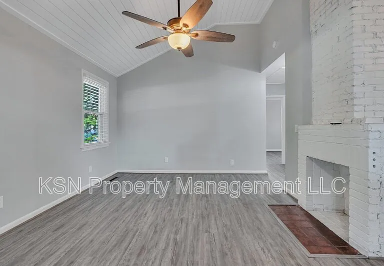 1928 Hawthorne St — Photo 27