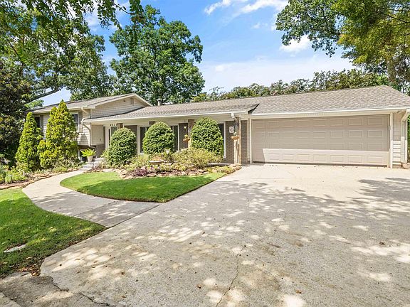 2nd image of 4832 Lincrest Dr