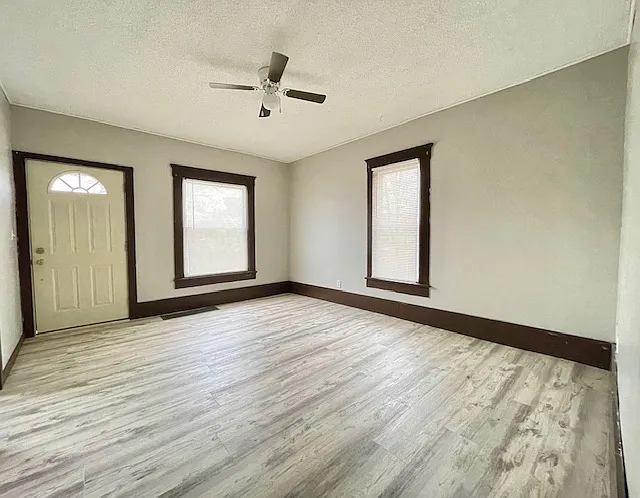 2 bed, 900 sqft, $775 — Photo 4