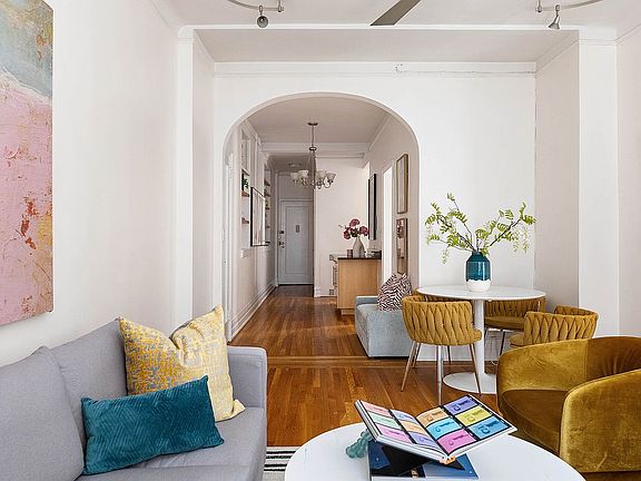 3rd image of 205 W 54th St APT 3E