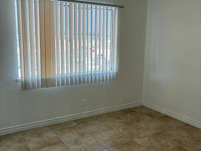6121 Granada Cir — Photo 5