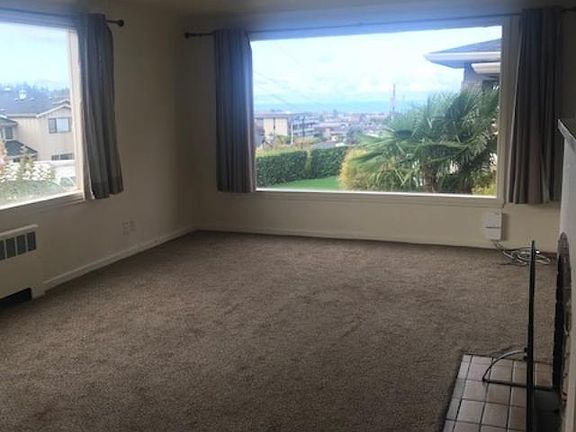 3rd image of 755 Bell St APT 1