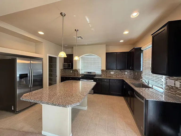 8105 Discovery Point St — Photo 12