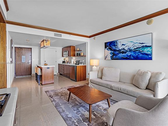 4th image of 6801 Collins Ave #912-910