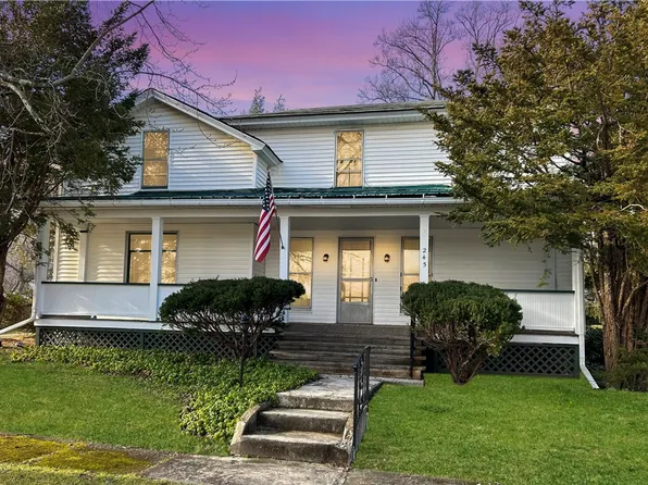 245 S 5th St, Conneaut Lake, PA 16316