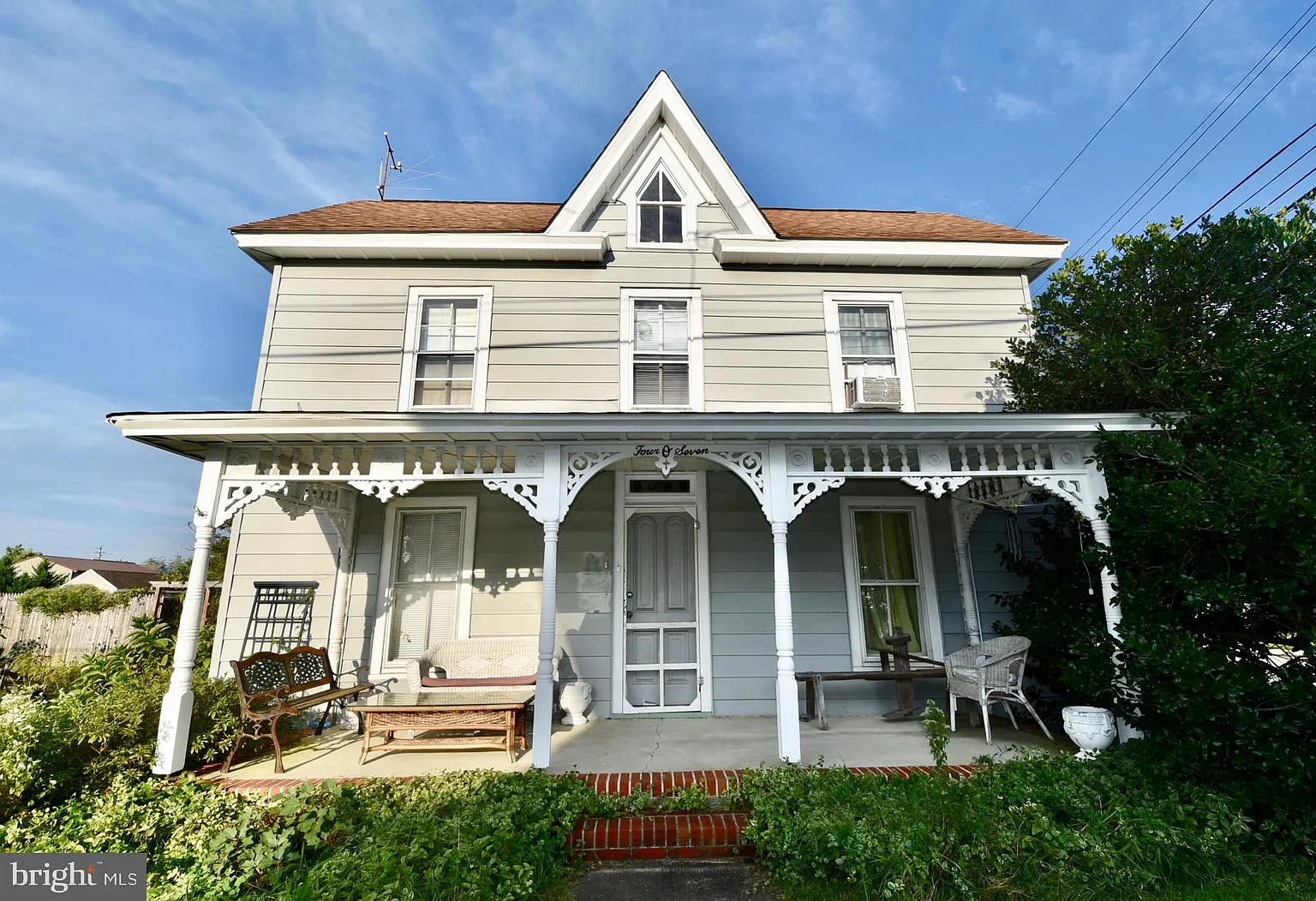 407 Main St photo 1