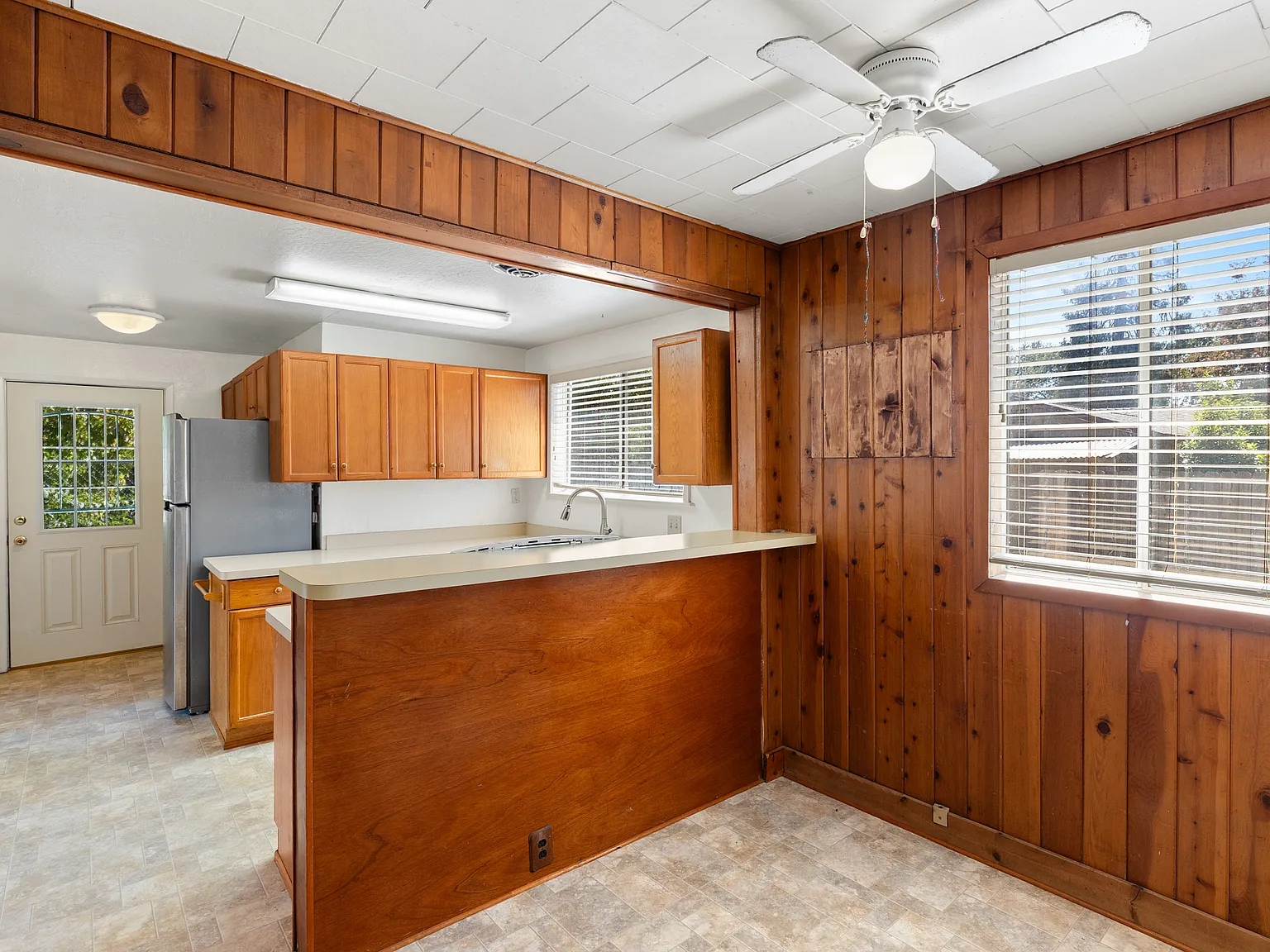 3 bed, 1100 sqft, $1,800 — Photo 4